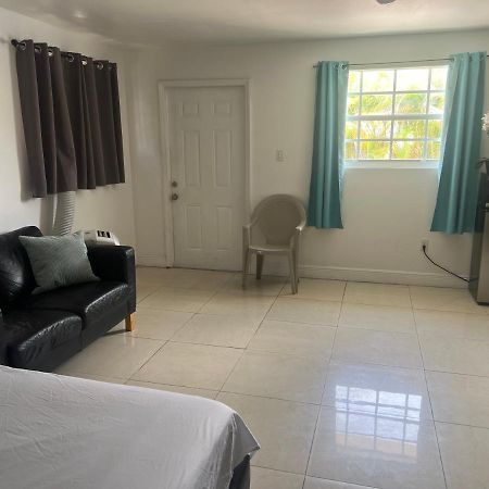 Miami Haven By Airport Villa Eksteriør billede